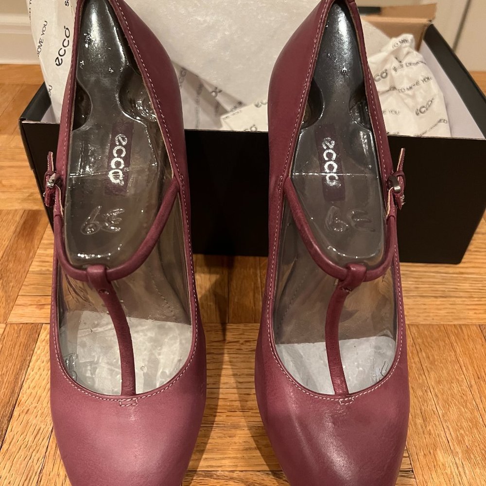 Ecco Nephi Dress Pump T-Strap Mary Jane Aubergine Leather Comfy Size 8-8.5 NIB